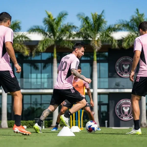 נעלי כדורגל אדידס של מסי מהדורה מוגבלת